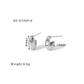 Macro-opname van zilveren halve maan oorbellen met details van 16mm hoogte en 10mm breedte - Gestroomlijnd 3D-Ontwerp (HF-E3509-S) / Zilver