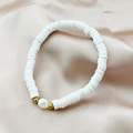 Bracciale boho in perline heishi bianche con perla barocca e dettagli dorati - Bianco