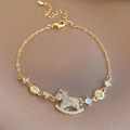 Bracciale a forma di cavallo a dondolo placcato oro 18k con cristalli e catena sottile - Bracciale Cavallo a Dondolo in Zirconia Placcato Oro