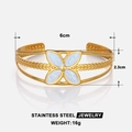 Gouden roestvrijstalen open armband met blauw bloempatroon en textuur afwerking - Lichtblauwe Bloem Tarwepatroon Stijl (SZ168-GW)