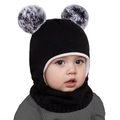 Dettaglio del cappello in maglia nera per bambini con paraorecchie e fodera in pile - Taglia unica / Nero