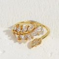 Elegante anello a foglia placcato oro 14K con cristalli di zirconia taglio marquise - Foglia & Spiga / Oro