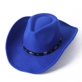 Détail d'un chapeau de cow-boy en feutre bleu roi avec ruban cuir et rivets argent - M (56-58cm) / Bleu royal