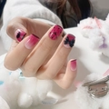 Unghie finte corte french a pois viola con fiocchi 3D neri e motivi a cuore - Stile Fiocco Cuore Sfumato Rosa Viola (JP1073)