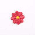 Detailed 4x4cm pink daisy embroidered patch with yellow center and precise size marking - No.31 Pink Daisy