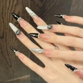 Handgemaakte stiletto kunstnagels met zwarte punten, zilveren glitters en strassteentjes - XS / Slanke Stiletto