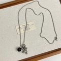 Collier grappe en argent avec perles en pierre naturelle noire et mouchetée sur tissu - Style G Collier de Perles Rondes en Pierre Mouchetée