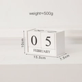 Calendrier perpétuel en bois blanc minimaliste montrant la date de février - Calendrier Blanc