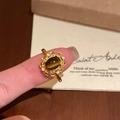 Anello vintage placcato oro con pietra occhio di tigre ovale e piccoli zirconi - Stile 2 / Oro E Caffè
