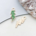 Pendentif éclair en émail vert et métal doré pour la création de bijoux DIY - Éclair (12485)
