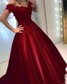 Elegantes bordeauxrotes schulterfreies Spitzen-Abendkleid mit glänzendem Satin A-Linie Rock - US size 12 (L) / Burgunderrot
