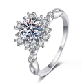 Bague classique plaquée argent en moissanite avec sertissage floral pour femme - Ouvert Réglable / Style Halo Fleur (MS270)