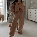 Tuta sportiva casual kaki da donna con felpa con cappuccio e zip e pantaloni larghi - S / Cachi
