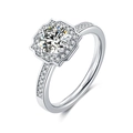 Eleganter s925 Silber Moissanit Ring mit rundem Hauptstein und gedrehtem Diamantband - US 5.25 / Krönung