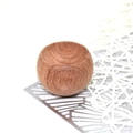 Petit diffuseur d'huiles essentielles en bois naturel rond avec grain de bois - Petit Œuf Palissandre