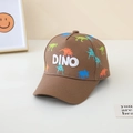 Detalle de gorra marrón infantil con bordado DINO en 3D y coloridos motivos de dinosaurios - 52cm (2-5 Años) / Café