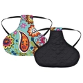 Detail van het kippenzadel met paisley-patroon, gewatteerde achterkant en elastische banden - Paisley Mickey Motief