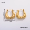 Macro shot of gold geometric leaf earrings showing texture and 20mm dimensions - Hammered Texture Round Style (RX102)