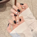 Set de uñas postizas hechas a mano en negro, estampado de vaca y purpurina dorada, cuadradas - Extra Pequeño (XS) / Ataúd Corto (2114)