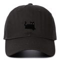 Détail d'une casquette en coton noir avec broderie chat noir aux yeux jaunes nets - Réglable / Gris clair