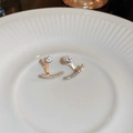 Pendientes curvos dorados con pequeñas piedras de circonita blanca en bandeja de cerámica - 35# Diamantes de Imitación Poste de Plata