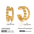 Vista detallada del pendiente de acero dorado de 18K con dimensiones y especificaciones - Estilo Hilera de Perlas Dorado (JDE0308005)