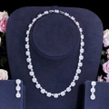 Funkelndes Zirkonia Halskette und Ohrringe Schmuckset in Silber für Brautmode - Weißgold