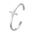 Minimalistischer silberner C-förmiger Edelstahl-Armreif mit Kreuz-Design auf weißem Grund - Stahlfarbe