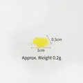 Mini piedra amarilla para manualidades, tamaño 1cm y peso 0,2g en fondo blanco puro - Rodaja de piña pequeña-1cm