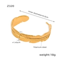 Minimalistischer offener Armreif im Federdesign aus goldenem Titanstahl - Goldfarbenes Armband