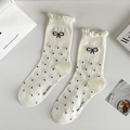Chaussettes japonaises en coton beige à pois noirs avec jolis détails de noeuds - Taille unique / Bouche à Bulles à Pois