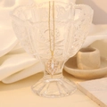 Elegante collana con pendente a foglia dorata e scintillanti cristalli a taglio marquise - Bianco