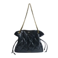 Sac bandoulière matelassé noir avec chaîne dorée et design à cordon de serrage - Noir