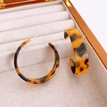 Vintage C-shaped tortoiseshell earrings with retro amber texture and silver studs - 78# Silver Earring Post - Brown - Tortoiseshell Texture C-Shape Earrings