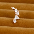 Clou d'oreille en or rose avec zircons marquise et ronds sur support en velours - Courbe multi-forme / Or rose