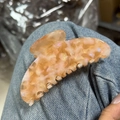 Peach pink marble hair claw clip with golden glitter finish in large size for thick hair - Glitter Orange Jelly