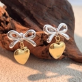 Orecchini bicolore a fiocco e cuore in acciaio inossidabile placcato oro 18K - Design a Contrasto Bicolore 1 / Bicolore (Fiocco d'Argento + Cuore d'Oro)