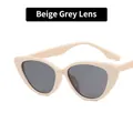 Retro cream white cat-eye sunglasses with grey lenses for a vintage chic look - Beige/Grey Lens