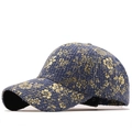 Dunkelblaue Denim-Baseballkappe mit goldenen Blumenmustern und Vintage-Struktur-Design - Verstellbar / Hellblau