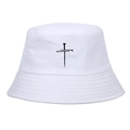 Dettaglio del ricamo a croce su cappello bucket bianco con cuciture sulla tesa - Bianco