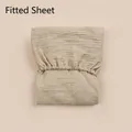 Detail of baby fitted sheet with double-layer cotton gauze texture and elastic band - Khaki / 81*41 cm