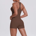Detail von Racerback-Sport-BH und Shorts Set mit nahtloser Kompression in Schokoladenbraun - S / Kastanienbraun