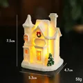 Leuchtendes Weihnachtshaus aus Harz mit warmem LED-Licht für Feiertagsdekoration - Stil 2