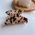 Schildpatt Schmetterling Haarklammer aus beigem und braunem Acetat für Haarstyling - 8.5cm / Helles Leopardenmuster