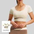 Ivoren witte korte sporttop met korte mouwen en stijlvolle bruine patchwork zoomdetail - S / Tops / Ivoor