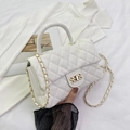 Weiße Stepptasche mit goldener Kette und Handgriff für Damen Mode-Accessoire - Weiß