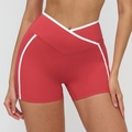 Ziegelrote High-Waist Yoga-Shorts mit weißem Überkreuz-Bund und kontrastierenden Streifen - S / Himbeerrot