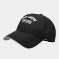 Détail de la casquette noire en maille respirante avec imprimé Shit Show Supervisor - Réglable / Noir