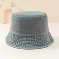 Dettaglio del cappello a secchiello in denim grigio blu con cuciture rinforzate parallele - M (56-58cm) / Grigio Lavato
