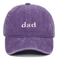 Détail d'une casquette de baseball en coton lavé violet avec broderie dad blanche - PAPA / Violet